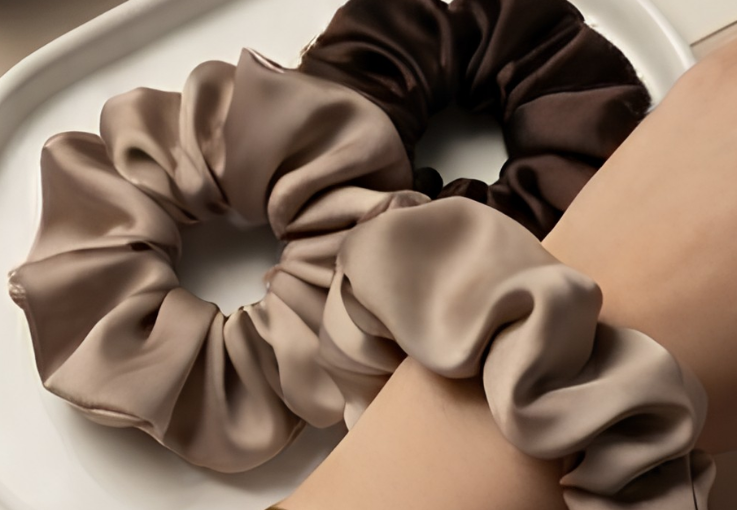 SMOOTH SCRUNCHIE : Lots de deux chouchous en satin
